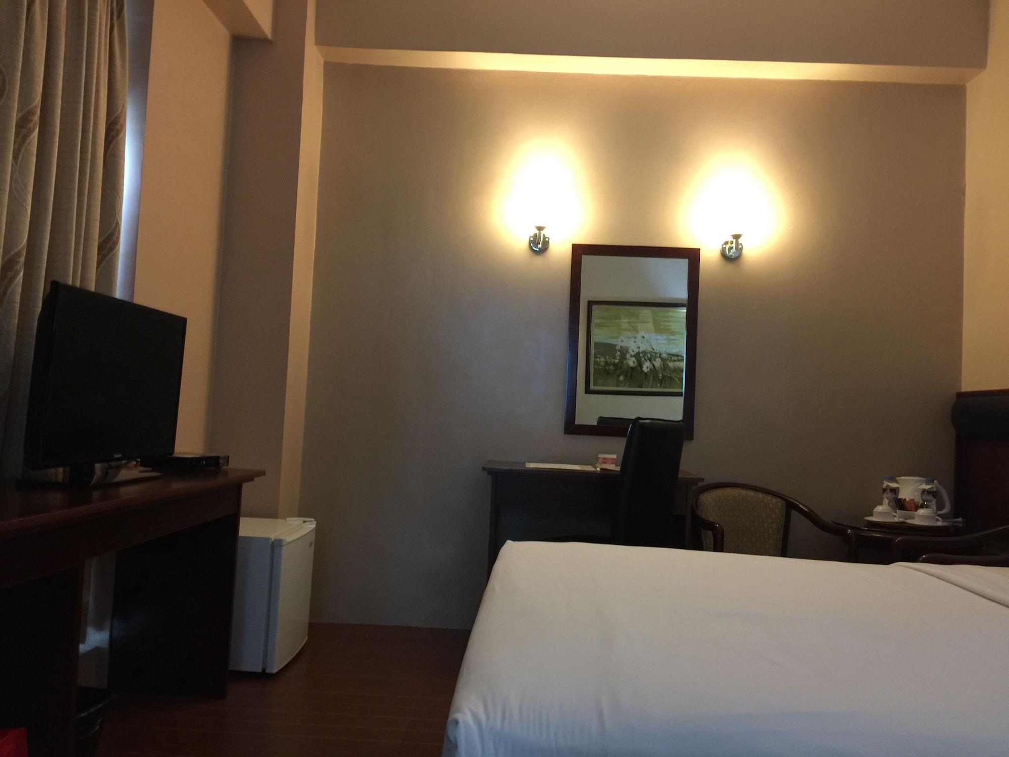โรงแรมอัลลูเรแอนด์สวีต Cebu ภายนอก รูปภาพ